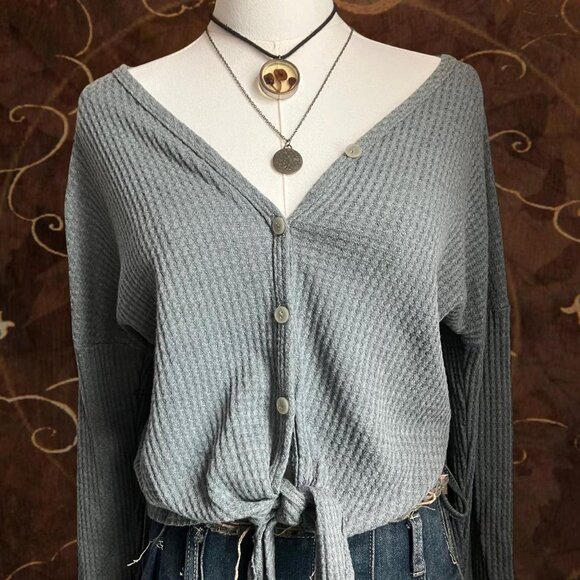 ✨ Cozy Grey Waffle Knit Tie Front Long Sleeve Top ✨ - Picture 2 of 5